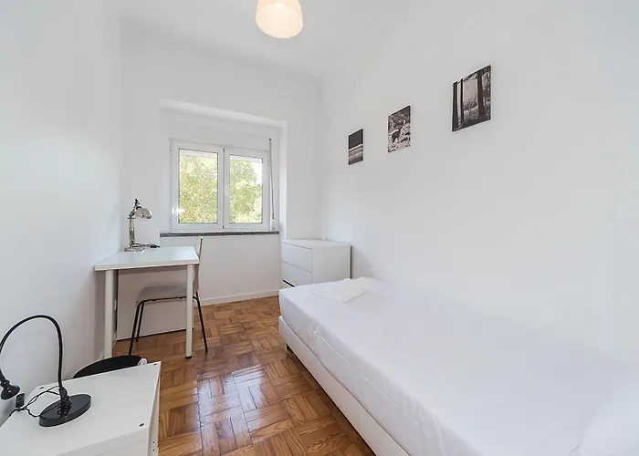 Apartament Houze Four Bedroom Near Zoo Lizbona